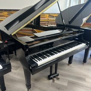 BABY GRAND PIANO YAMAHA G2E
